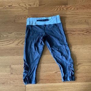Lululemon capri size 6